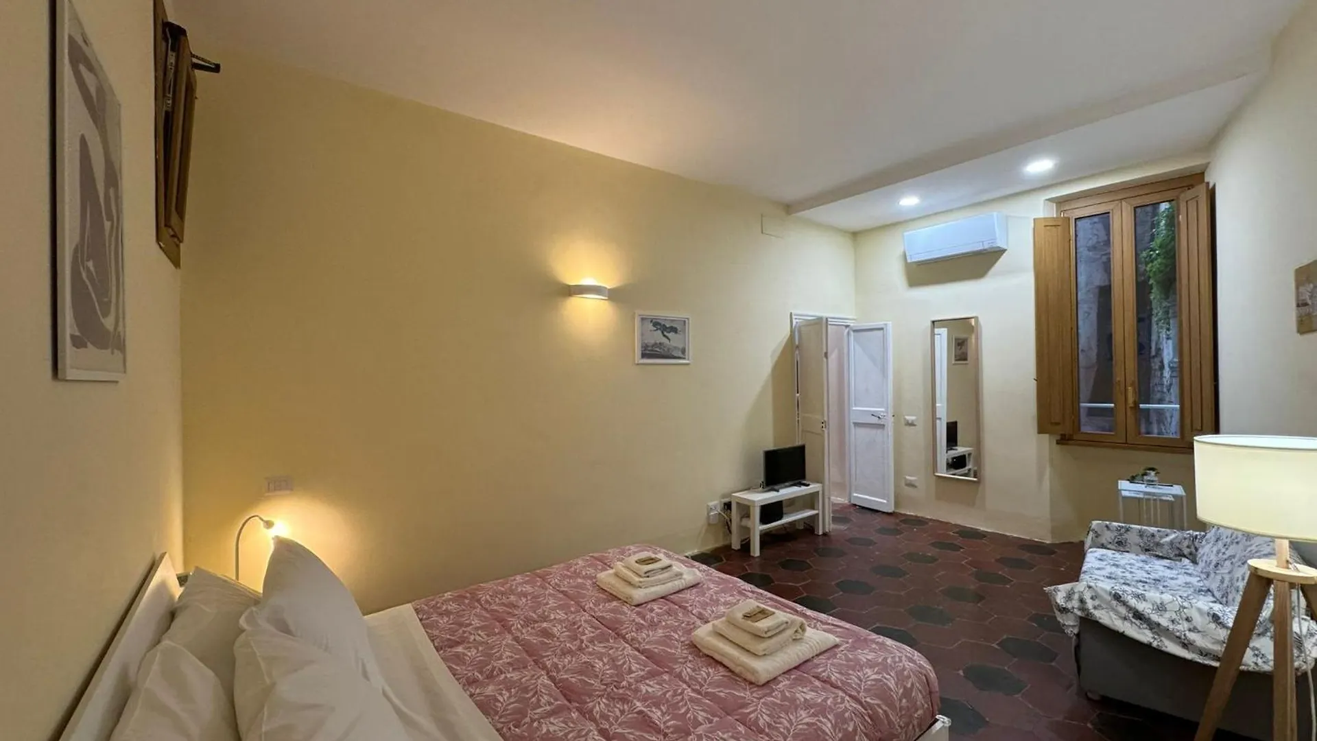Ferienwohnung Le Due Torri In Rione Monti Rom Apartment
