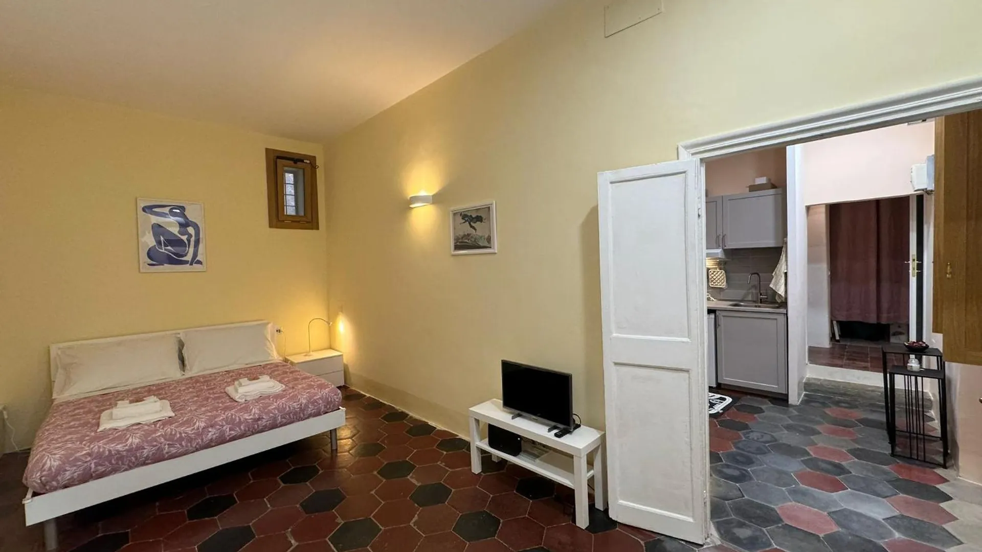 Ferienwohnung Le Due Torri In Rione Monti Rom Apartment